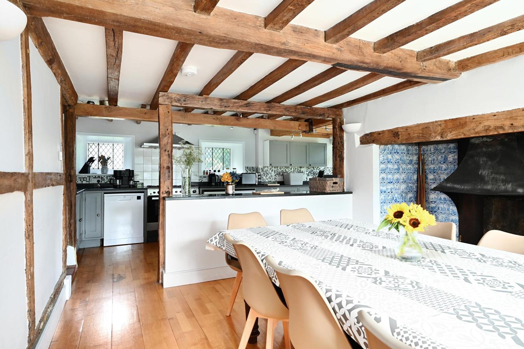 Villa Walnut Tree House Rustington Esterno foto