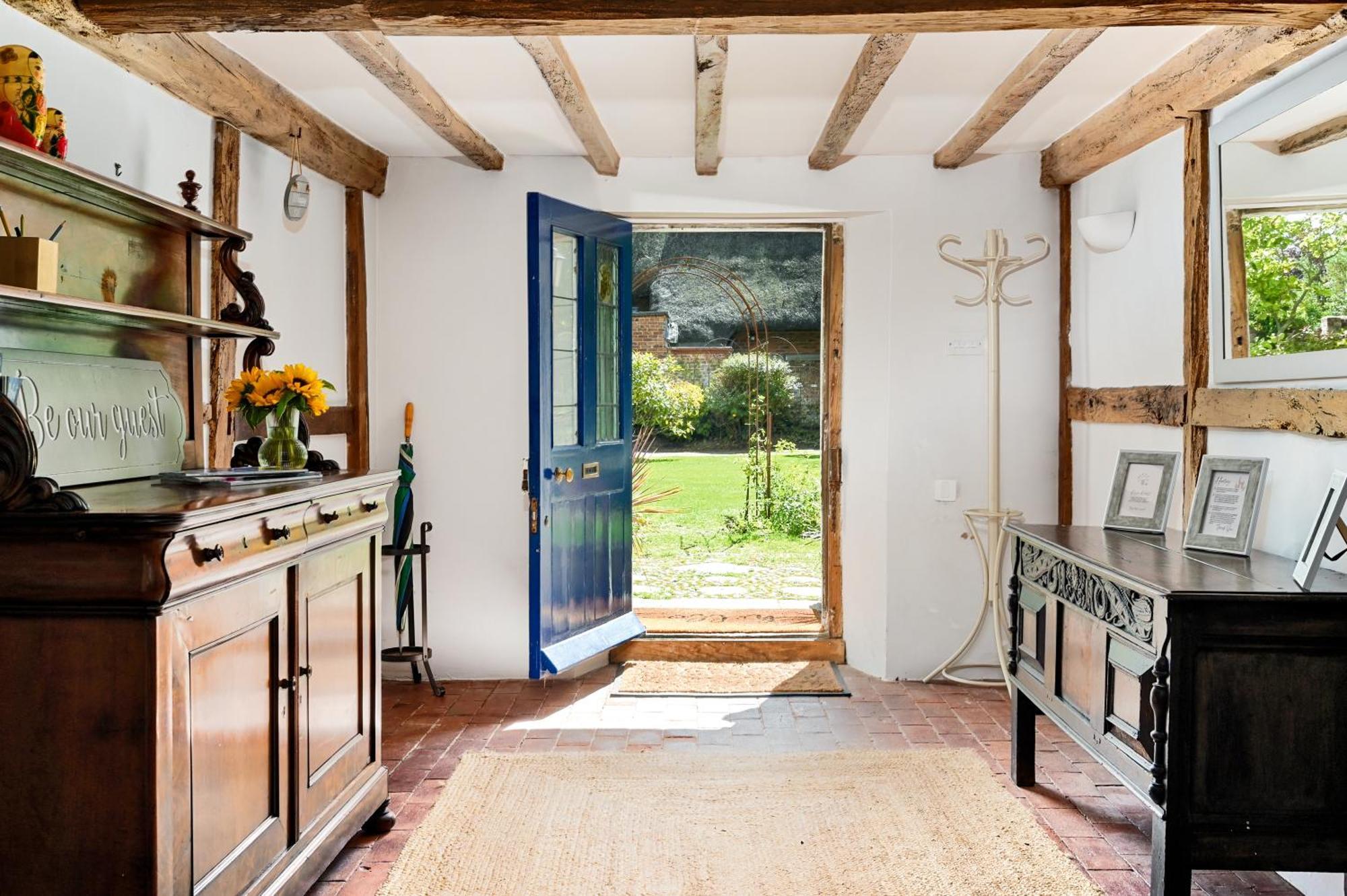 Villa Walnut Tree House Rustington Esterno foto