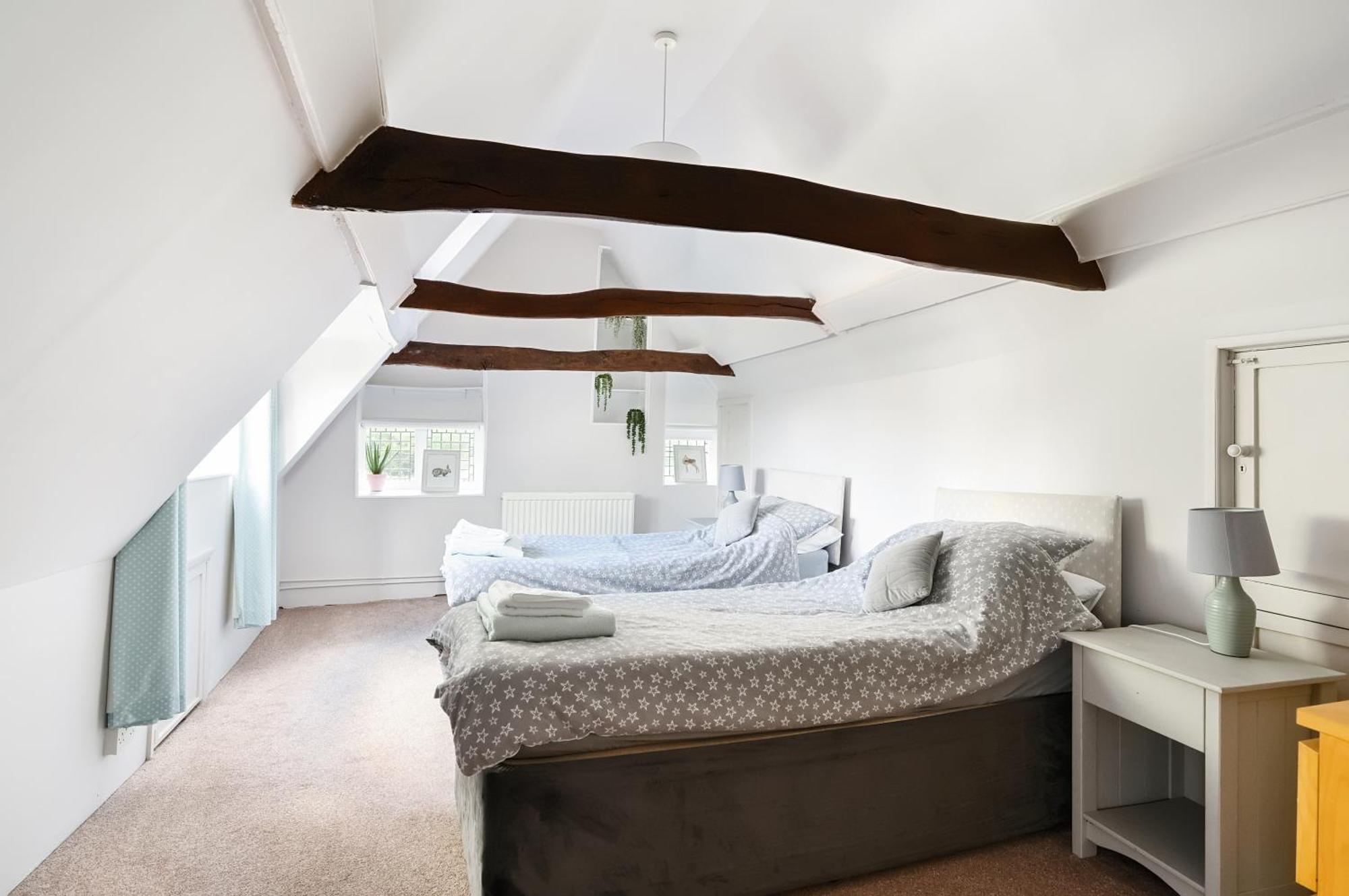 Villa Walnut Tree House Rustington Esterno foto