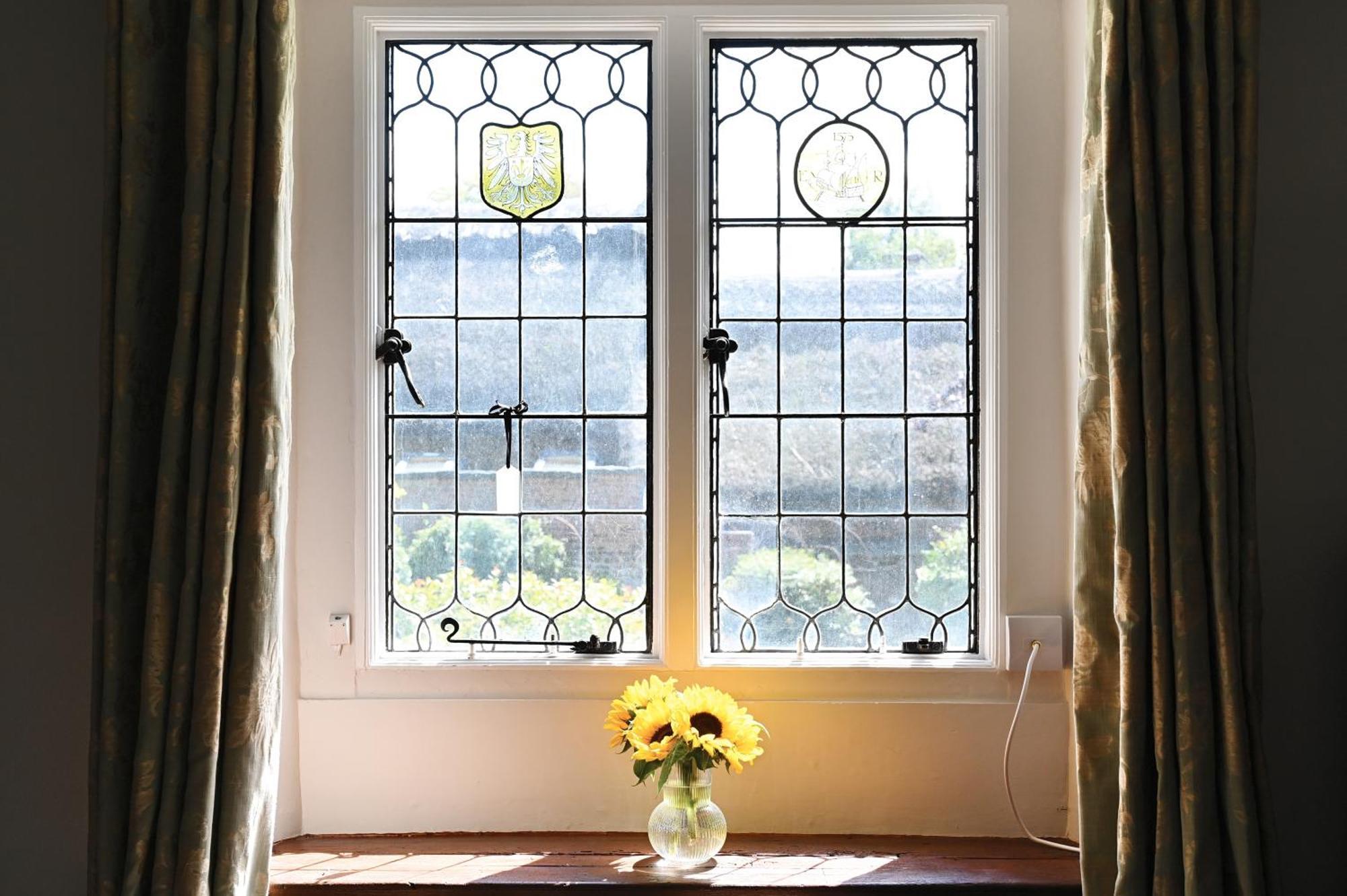 Villa Walnut Tree House Rustington Esterno foto